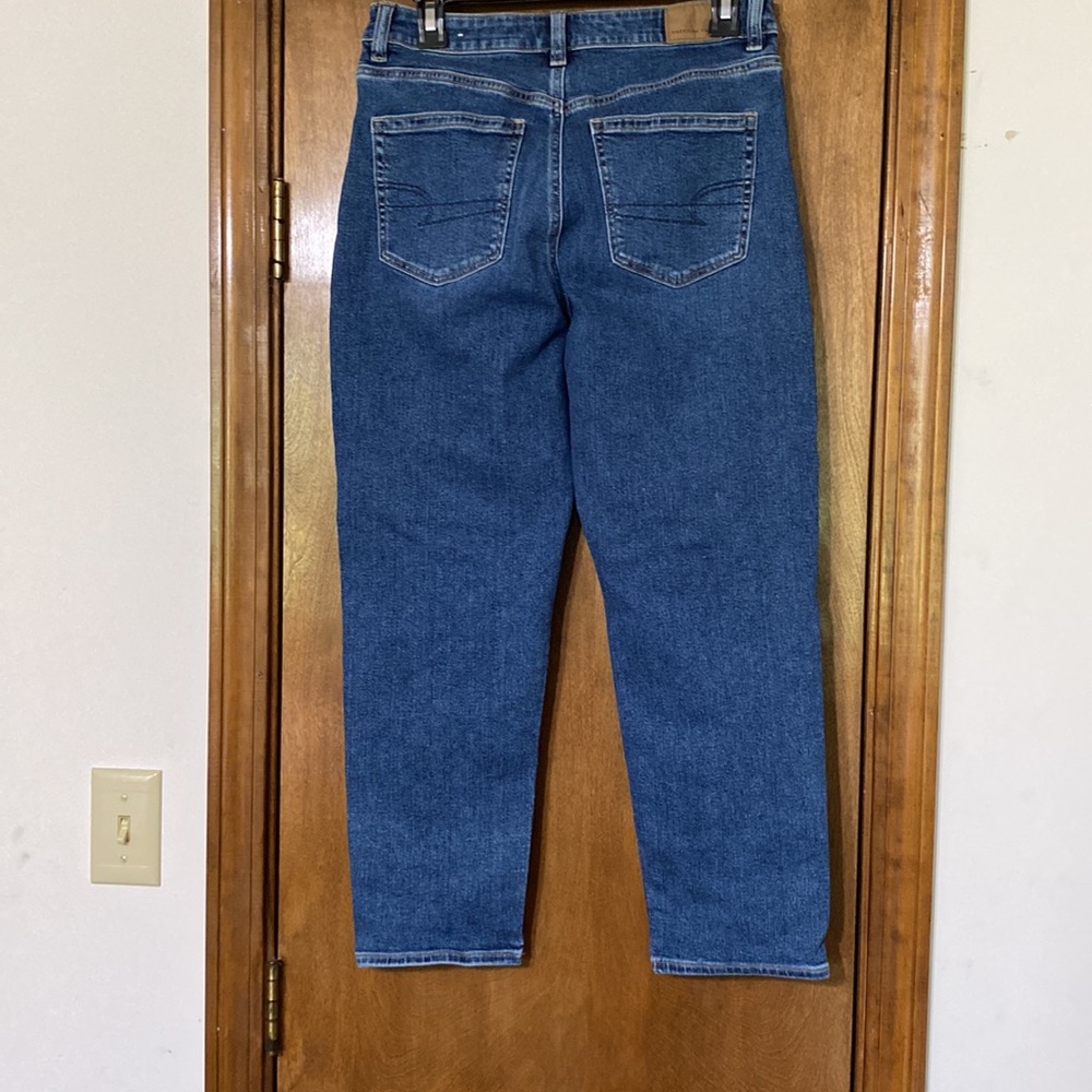 Women’s size 6 short American Eagle stretch mom Jean - Picture 2 of 5